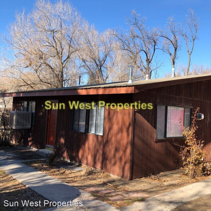 Primary Photo - 3 br, 1 bath House - 405 N. Mesa Verde
