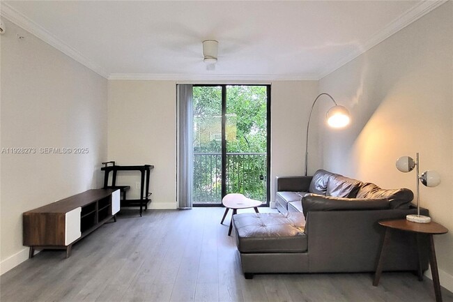 Building Photo - 1919 Van Buren St