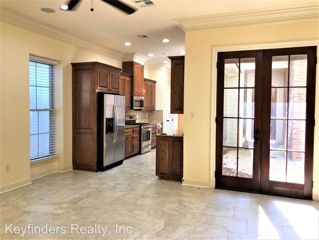 Building Photo - 3 br, 3 bath House - 2437 FIERO ST.