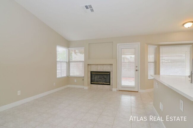 Foto del edificio - 6093 Bing Cherry Dr