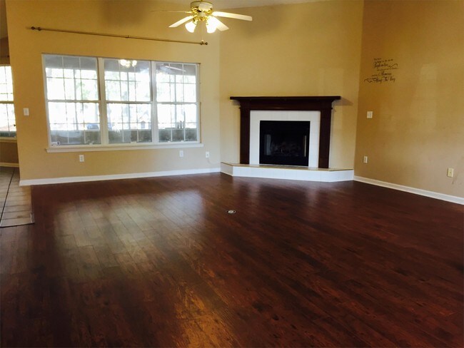 Building Photo - 615 Kentland Dr