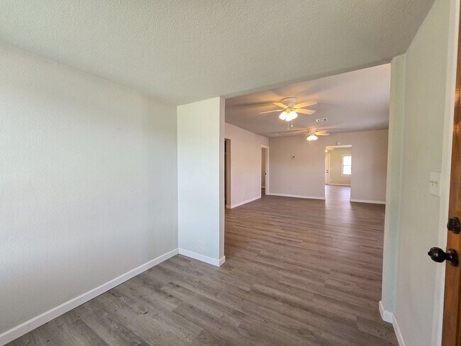 Foto del edificio - 3 Bedroom 1 Bath Home in Shawnee!