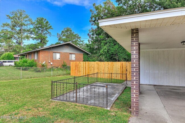 Foto del edificio - 1831 Cottonwood Dr