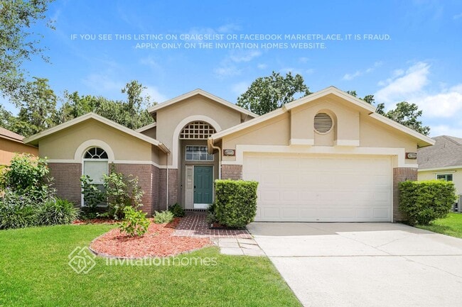 Building Photo - 28423 Meadowrush Way