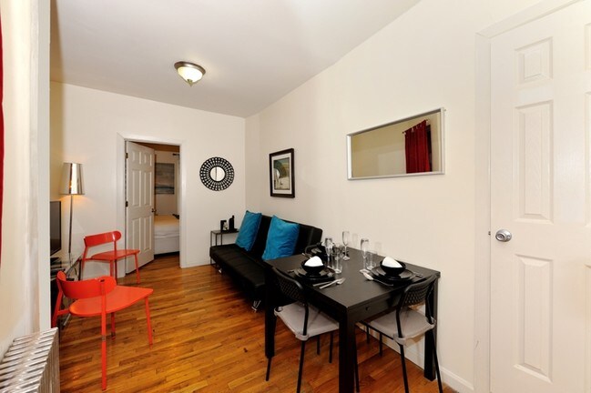 Foto del edificio - 452 W 36th St