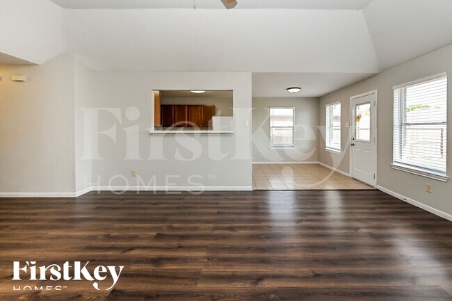 Foto del edificio - 8222 Sanford St