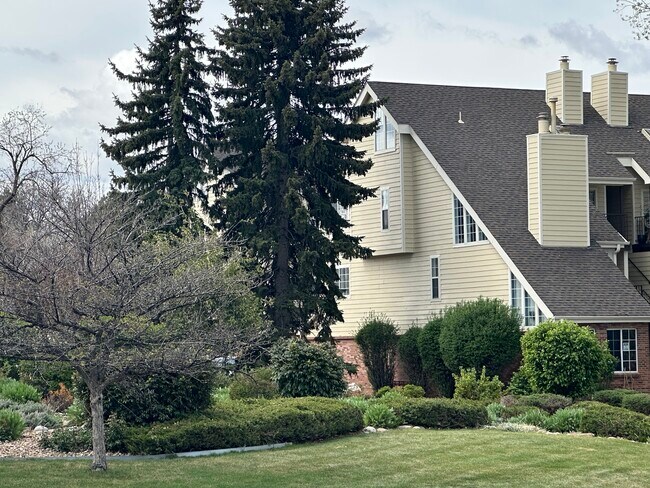Edificio - 13781 E Lehigh Ave
