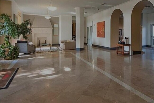 Foto del edificio - 329 E Colorado Blvd