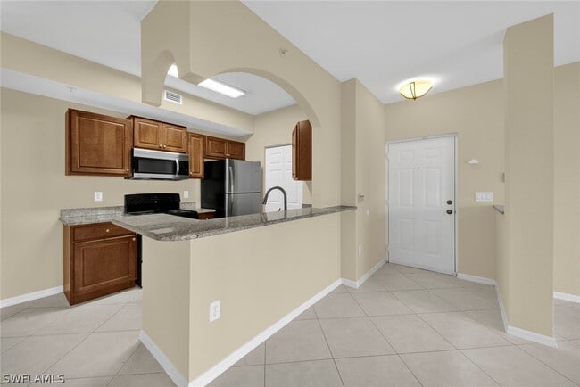 Building Photo - 6330 Aragon Way