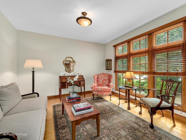 Foto del edificio - 441 E Walnut St