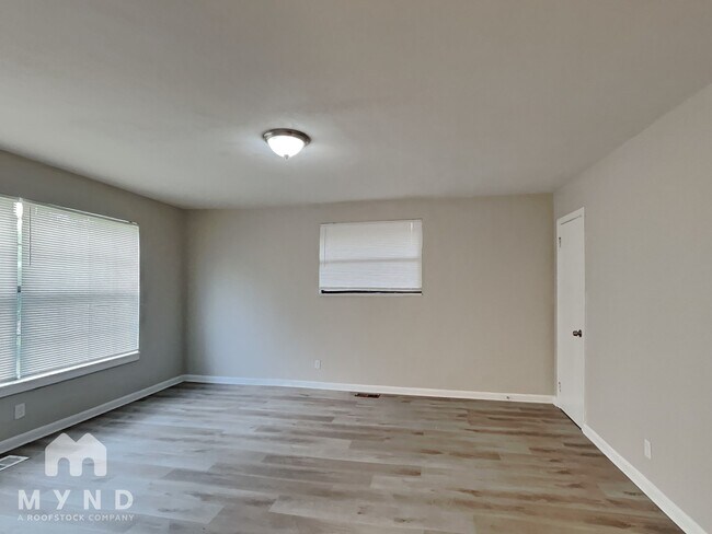 Foto del edificio - 6627 Almond Ave
