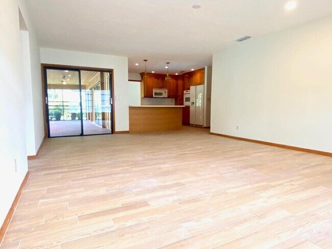 Foto del edificio - 5585 Pennock Point Rd