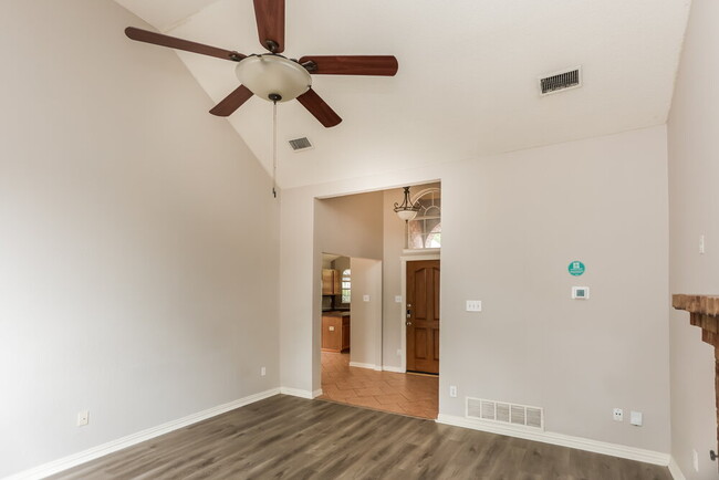 Building Photo - 4708 Misty Ridge Dr