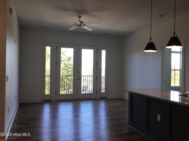 Building Photo - 204 Arcadian Row