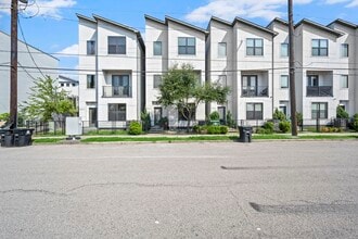 Building Photo - 1615 Milby St