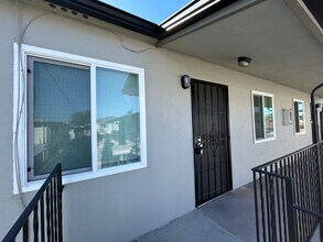 Building Photo - 4444 Menlo Ave