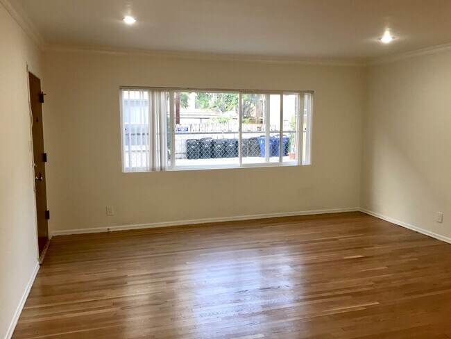 Building Photo - 1444 S Holt Ave