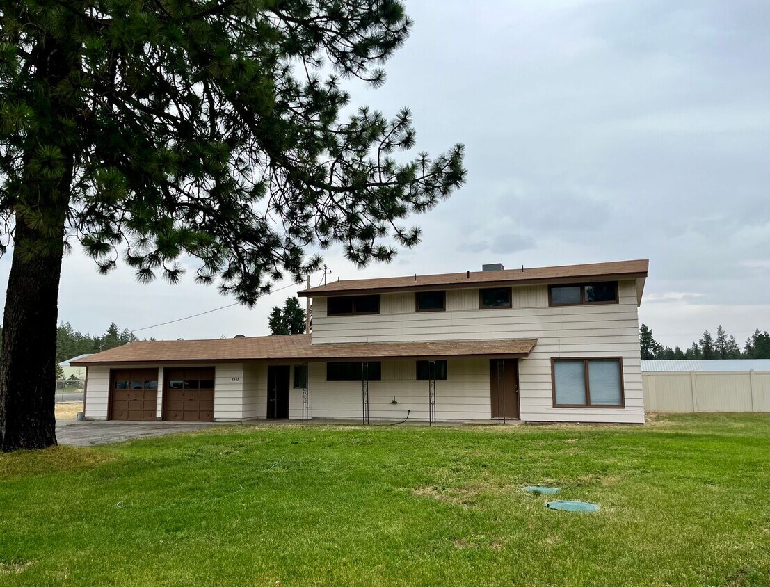 Primary Photo - Inviting 4 Bed, 2.5 Bath Home w/ a Shop & ...