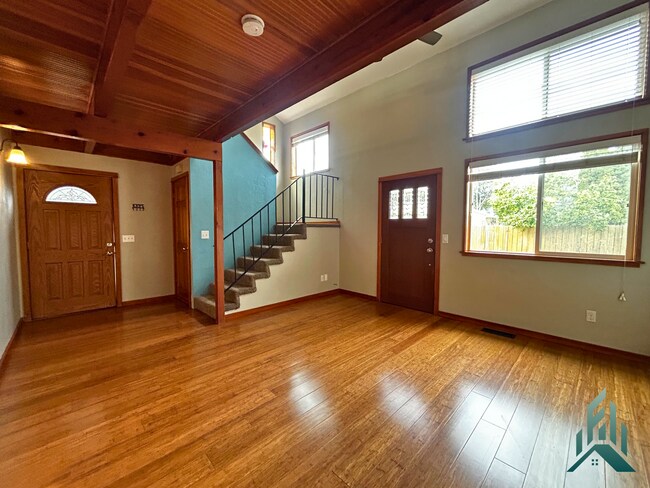 Foto del edificio - 1 bed/1 bath Townhome for Rent