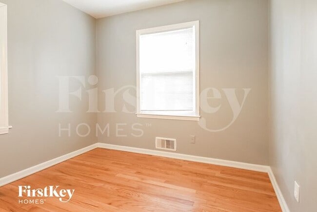 Building Photo - 9648 Roe Avenue