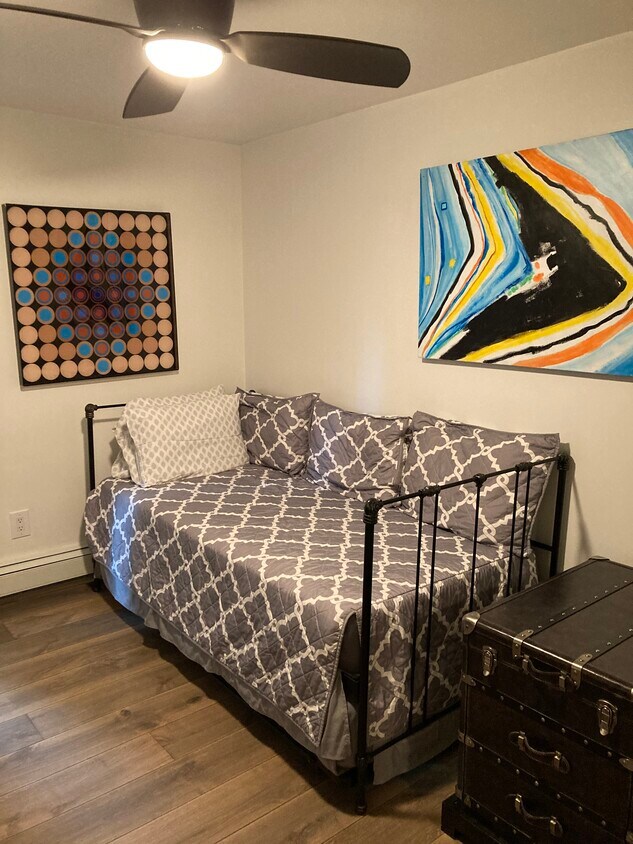 Foto principal - 910 W Hallam St