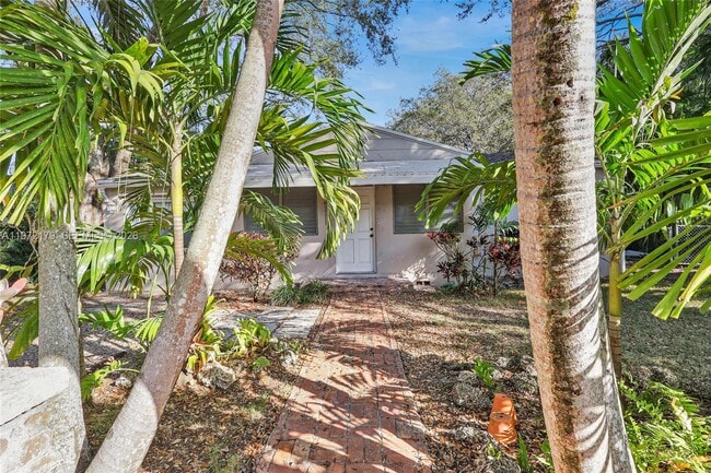 Building Photo - 5111 SW 73rd Terrace