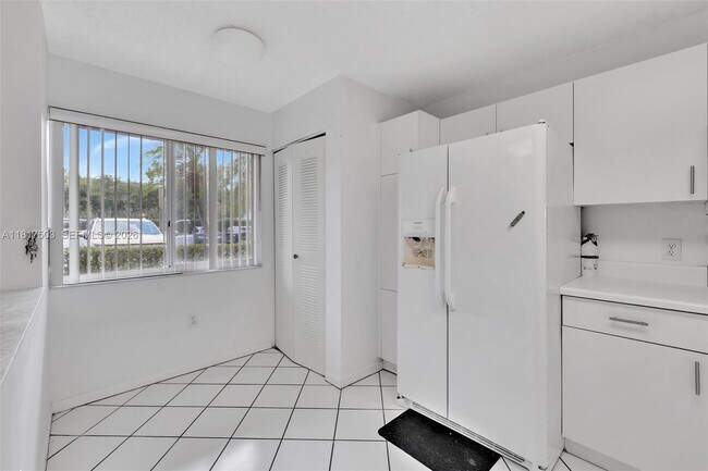 Building Photo - 7711 Trent Dr