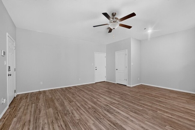 Building Photo - 1504 Gulfstream Dr SE