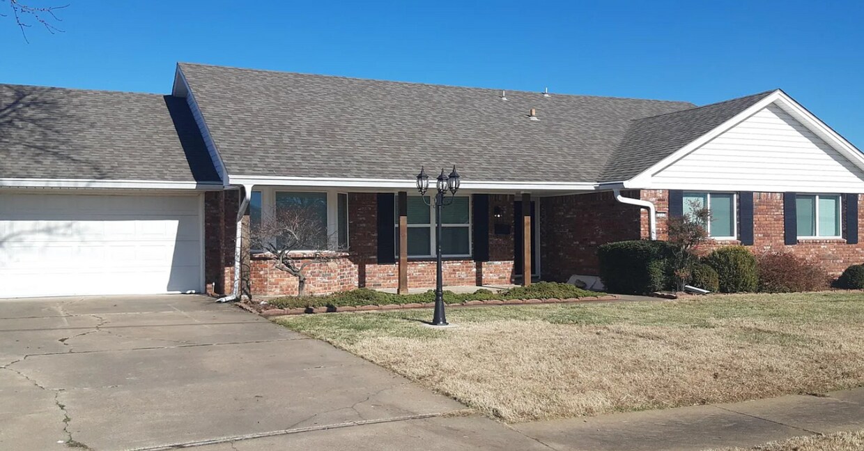 Primary Photo - Prime Location! Fully Remodeled Home in th...