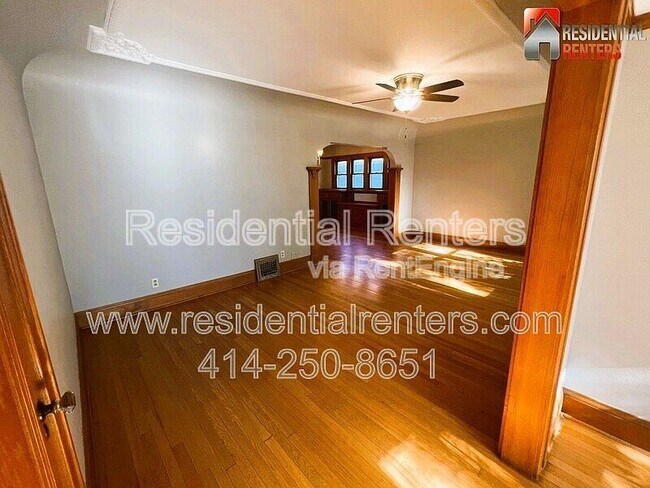 Building Photo - 2372 N 61st St