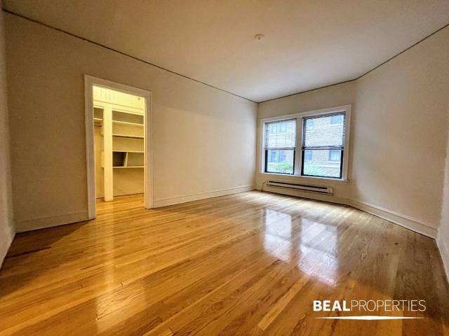 Building Photo - 1 bedroom in EVANSTON IL 60202