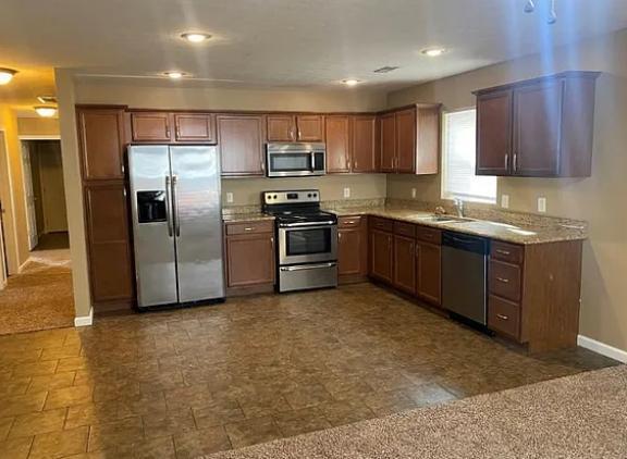 Foto principal - 2407 Putnam St