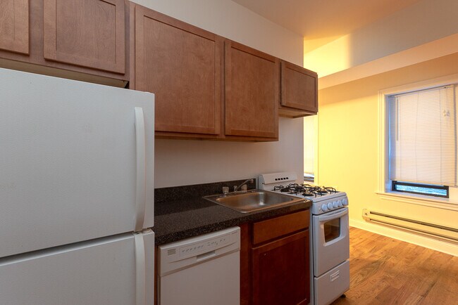 Building Photo - 2844 Orchard