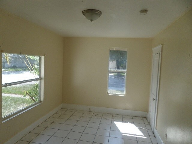 Foto del edificio - $25 App Fee* Spacious 3bdrm/1bath House **...