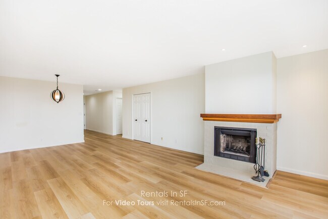 Building Photo - 155 Gardenside Dr