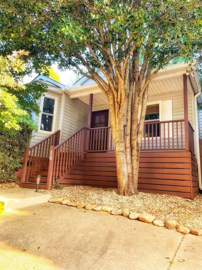 Building Photo - 16 Townes Square Ln Building Photo - 16 Townes Square Ln