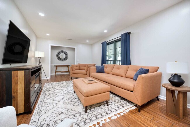 Building Photo - 6280 Charing Dr