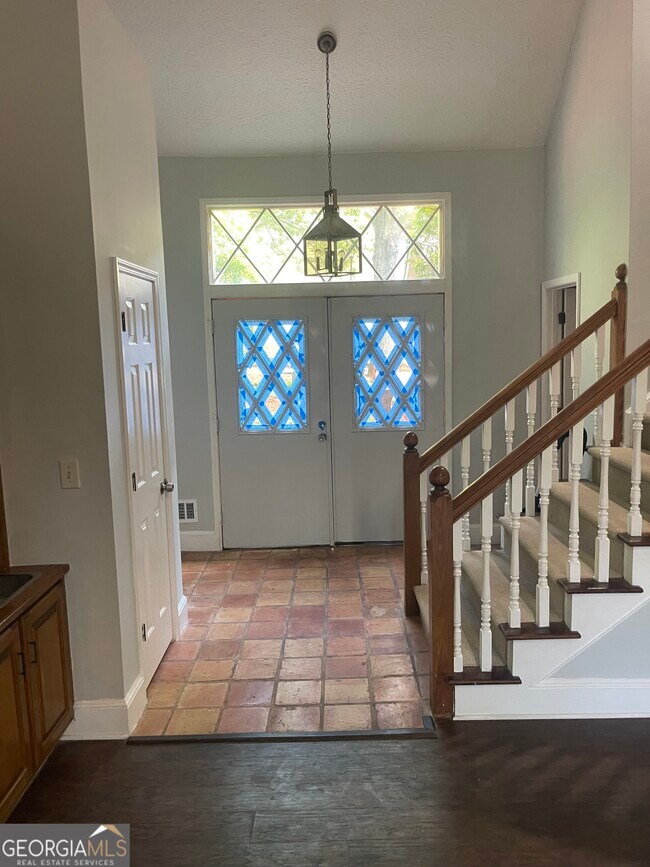 Foto del edificio - 5035 Highland Hills Pkwy
