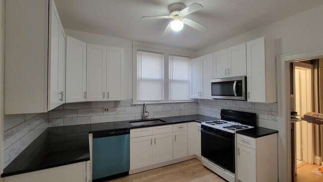 Foto del edificio - 5749 N Talman Ave