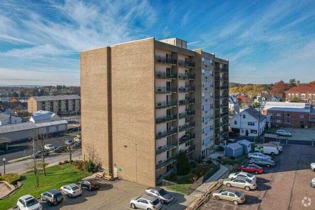 Building Photo - Somerset Towers