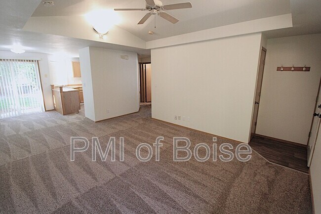Foto del edificio - 8013 W Queen Ct