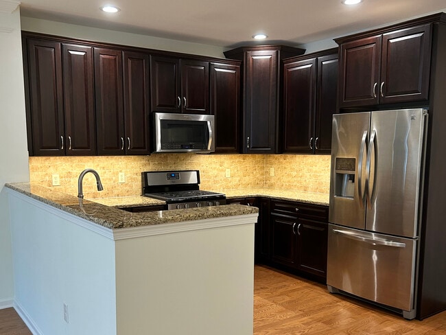 Foto del edificio - 124 Center Meadow Ln