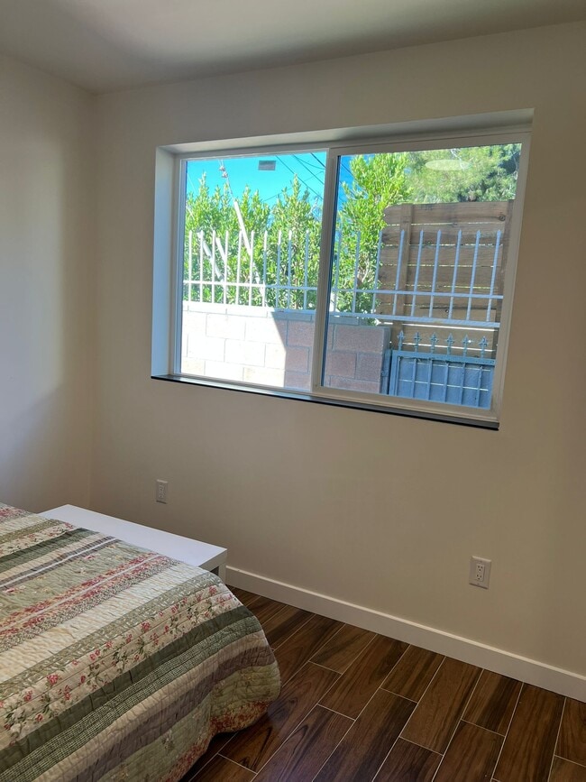 Foto del edificio - 5955 Vanalden Ave