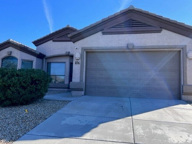 Foto del edificio - 3BR with Boat deep garage , fenced yard Bu...