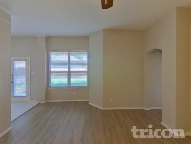 Building Photo - 369 Magnolia Dr