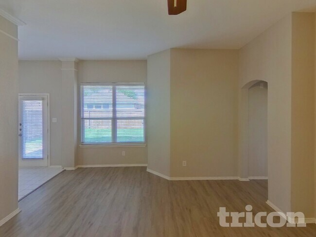 Foto del edificio - 369 Magnolia Dr