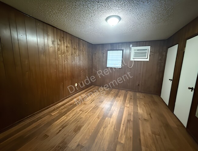 Foto del edificio - 42185 Deborah Dr