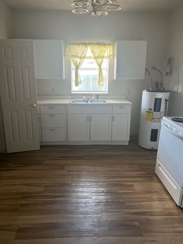Foto principal - 709 Grape St