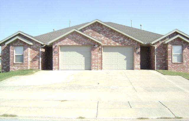 Foto principal - 935 Kensington Dr
