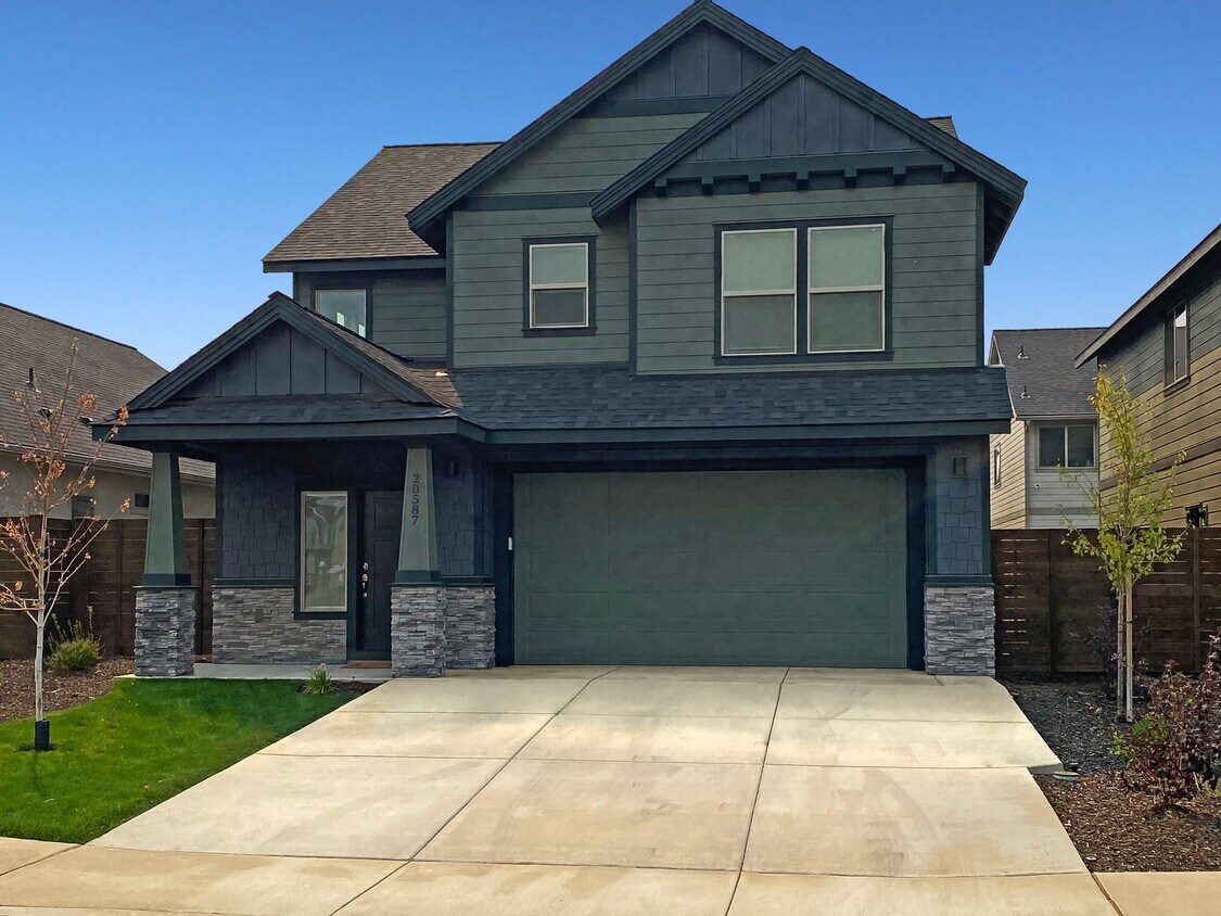 Primary Photo - 3BR SE Bend home in great neighborhood wit...